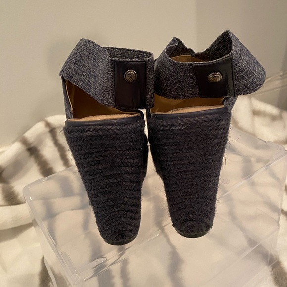 Vince Camuto Denim Wedge - Picture 3 of 5